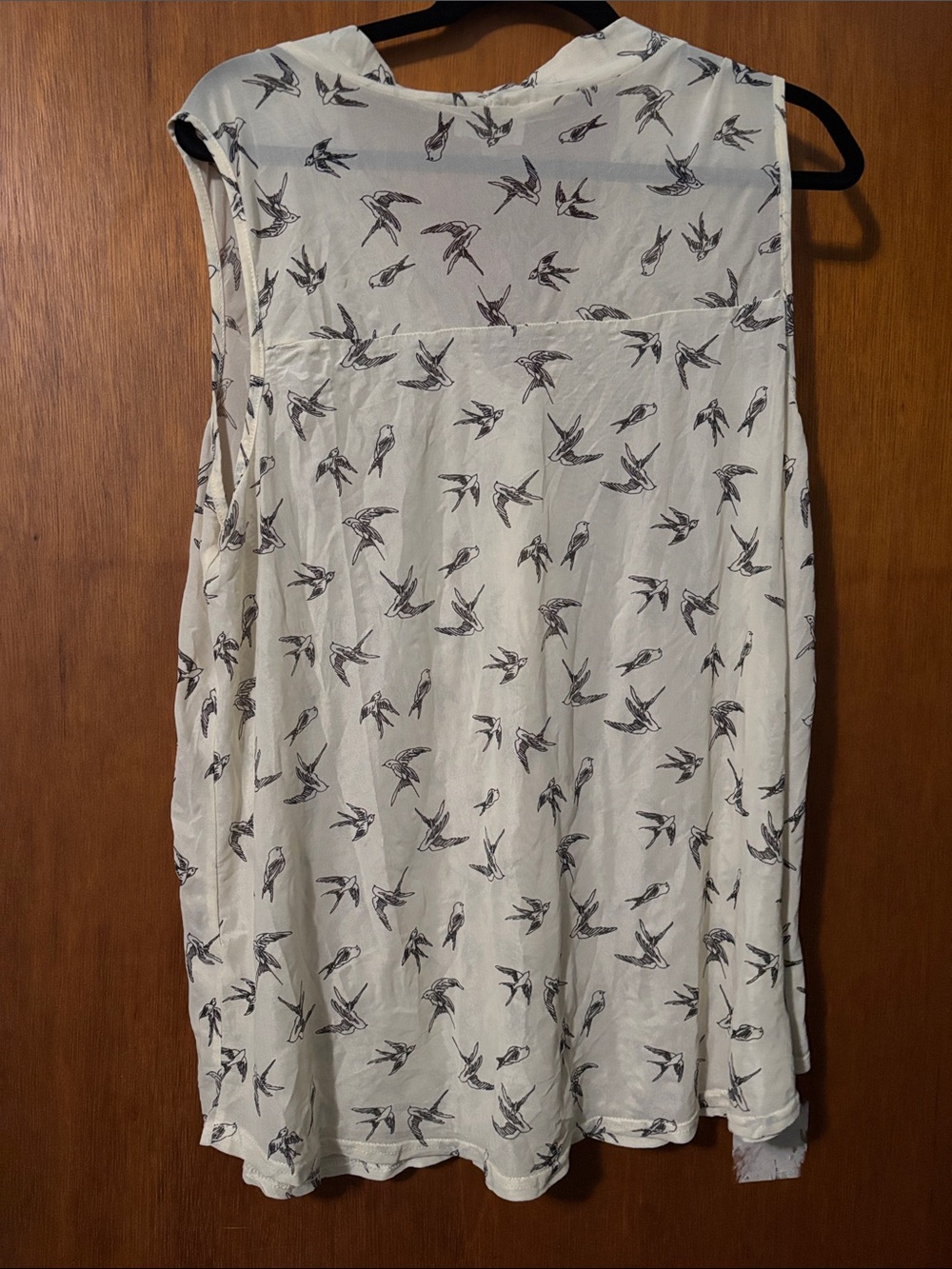 Siren Lily Ivory Sleeveless Bird-Print Tie Neck Top - Picture 3 of 3
